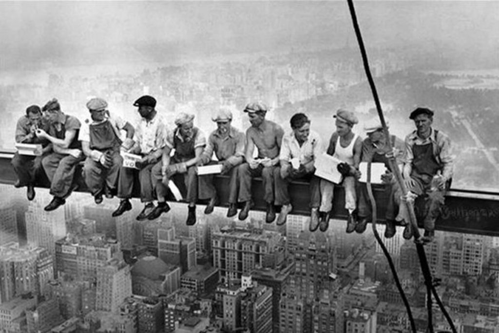 Obed na vrchole mrakodrapu