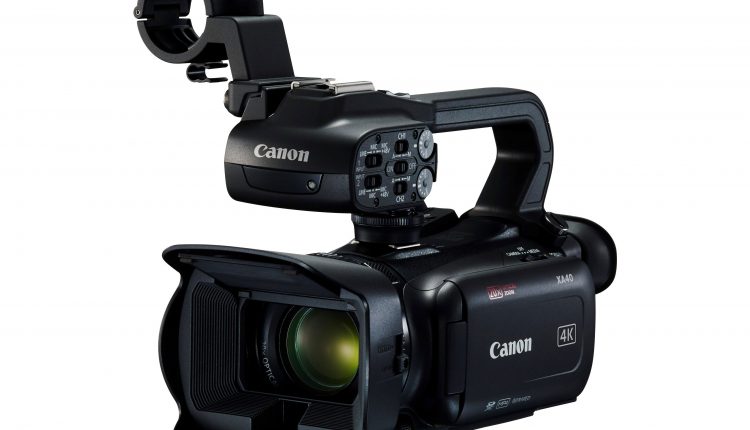 Canon XA40