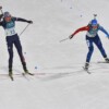 Slovenská biatlonistka Anastasia Kuzminová sa raduje v cieli zo zisku striebornej medaily v stíhacích pretekoch žien na 10 km. FOTO TASR - Michal Svítok